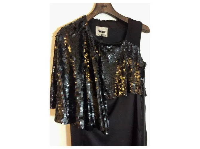 Acne Pequeño vestido negro 