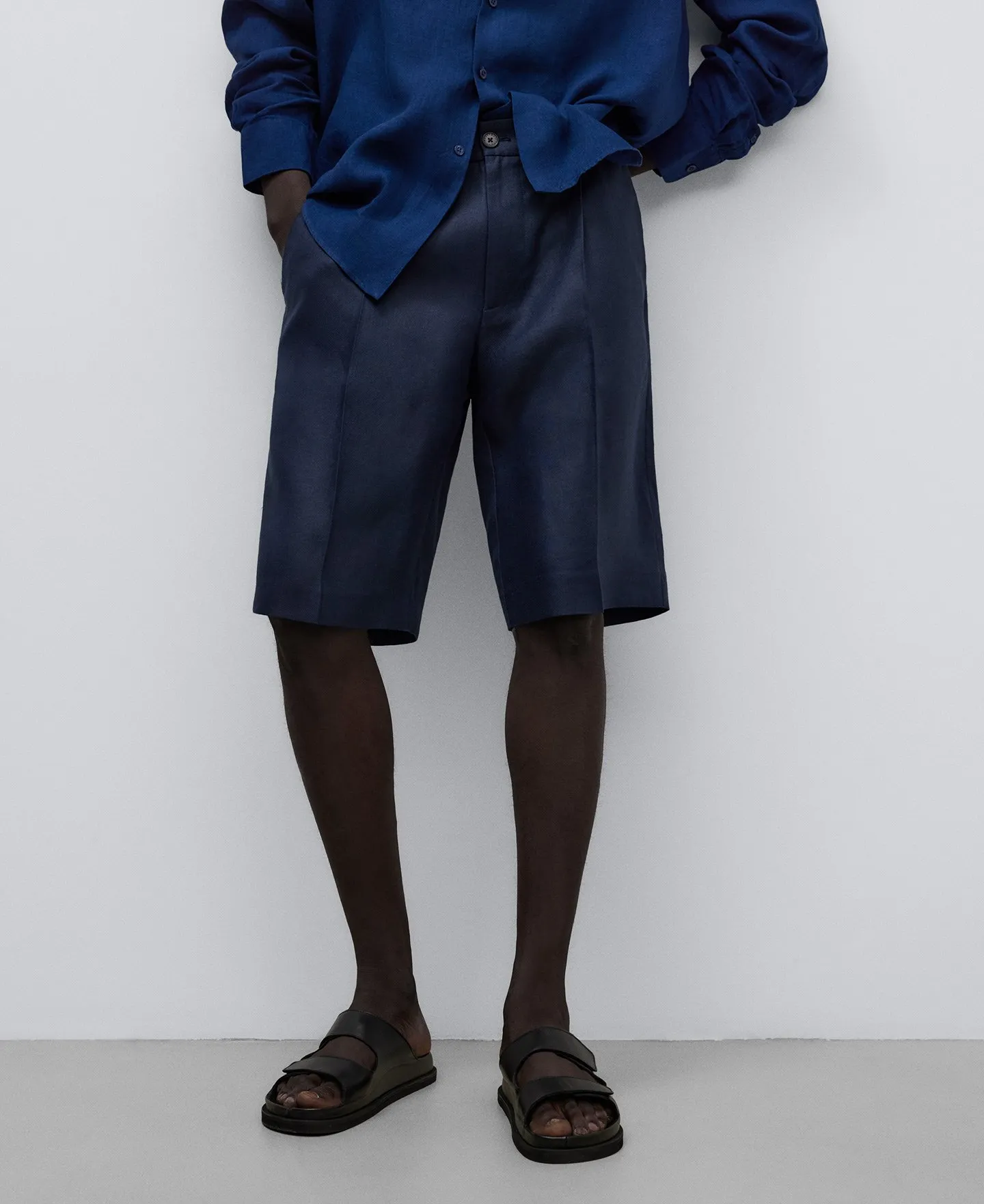 Bermuda en lino azul marino hombre