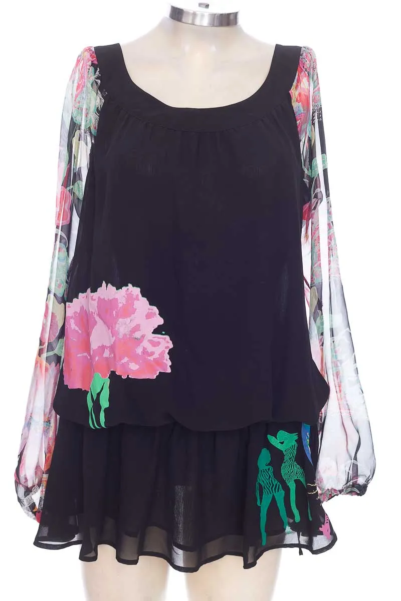 BLUSA COLOR NEGRO  DESIGUAL