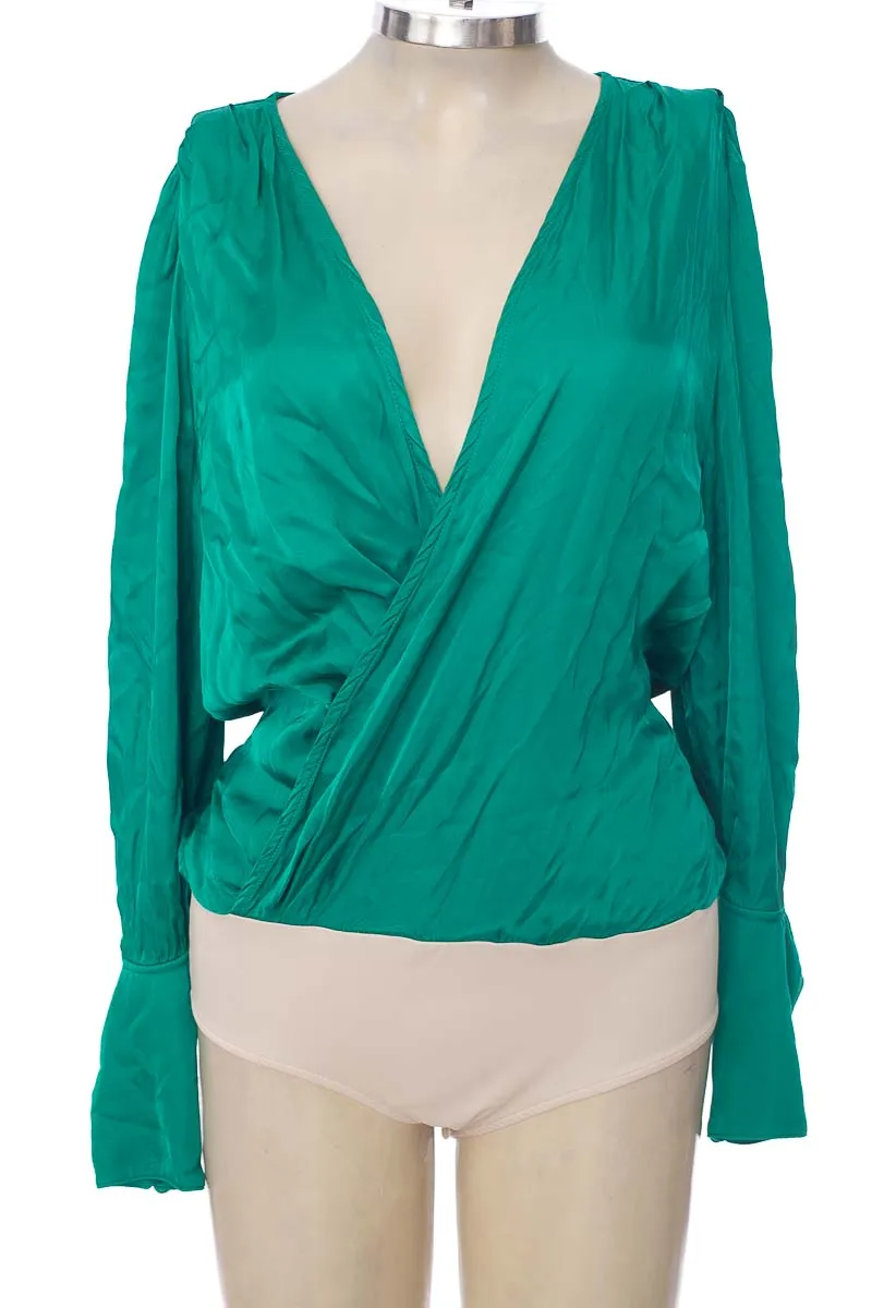 BLUSA COLOR VERDE  ESPECIA