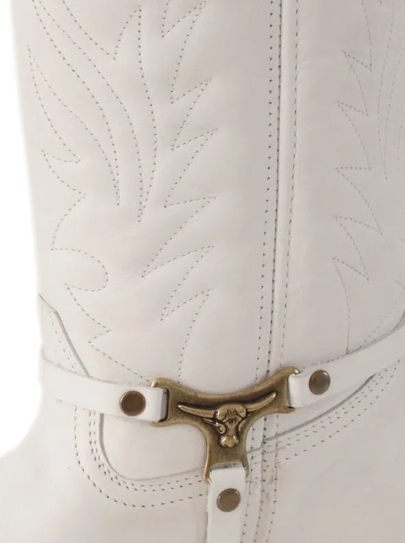 Bota cowboy blanca a medida en piel con puntera de metal
