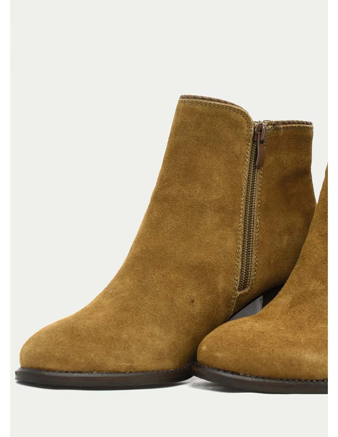 BOTAS Y BOTINES CHIKA10 ESPUELA01 CUERO 