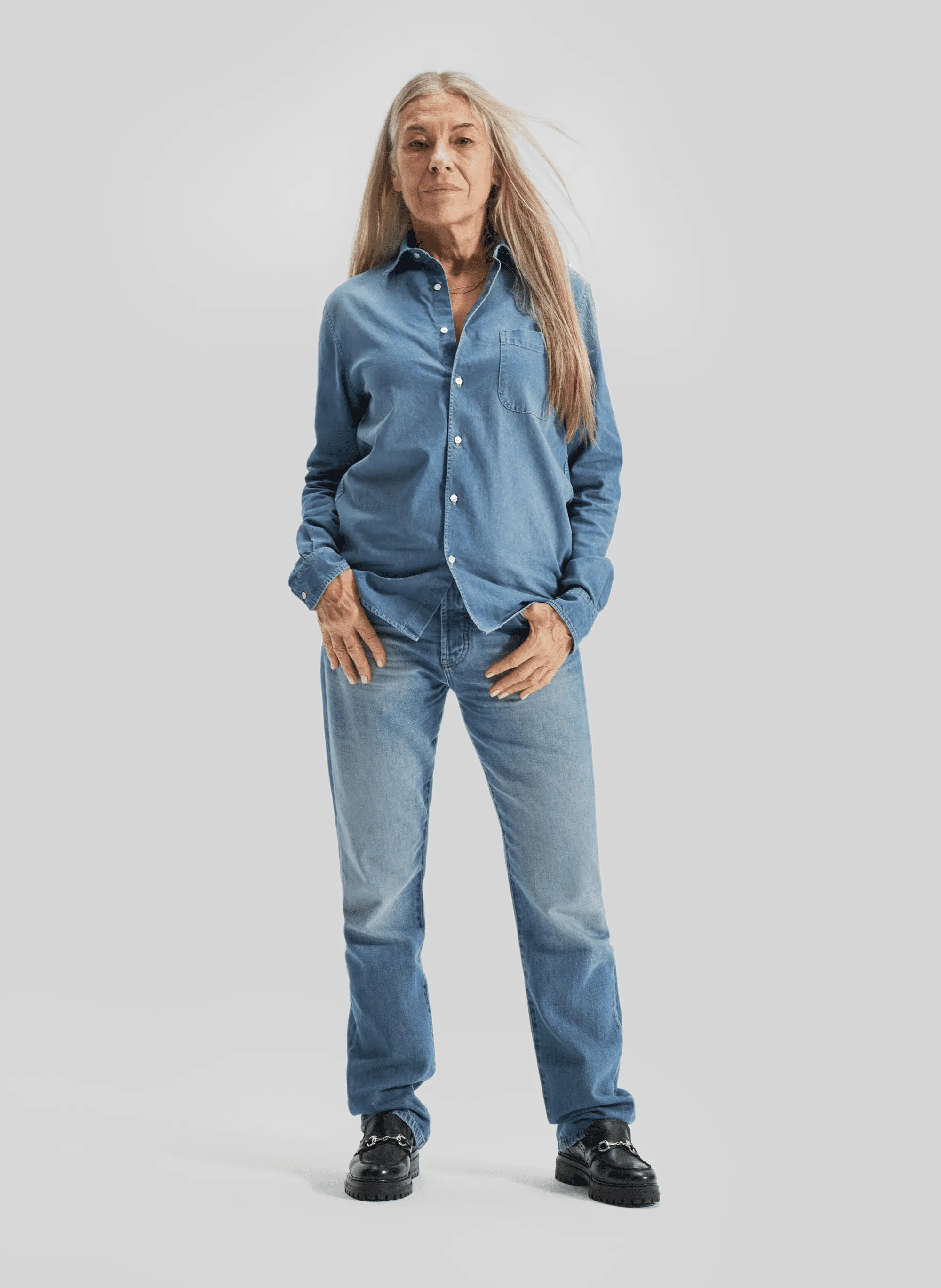 Camisa vaquera recta con cuello clásico en azul