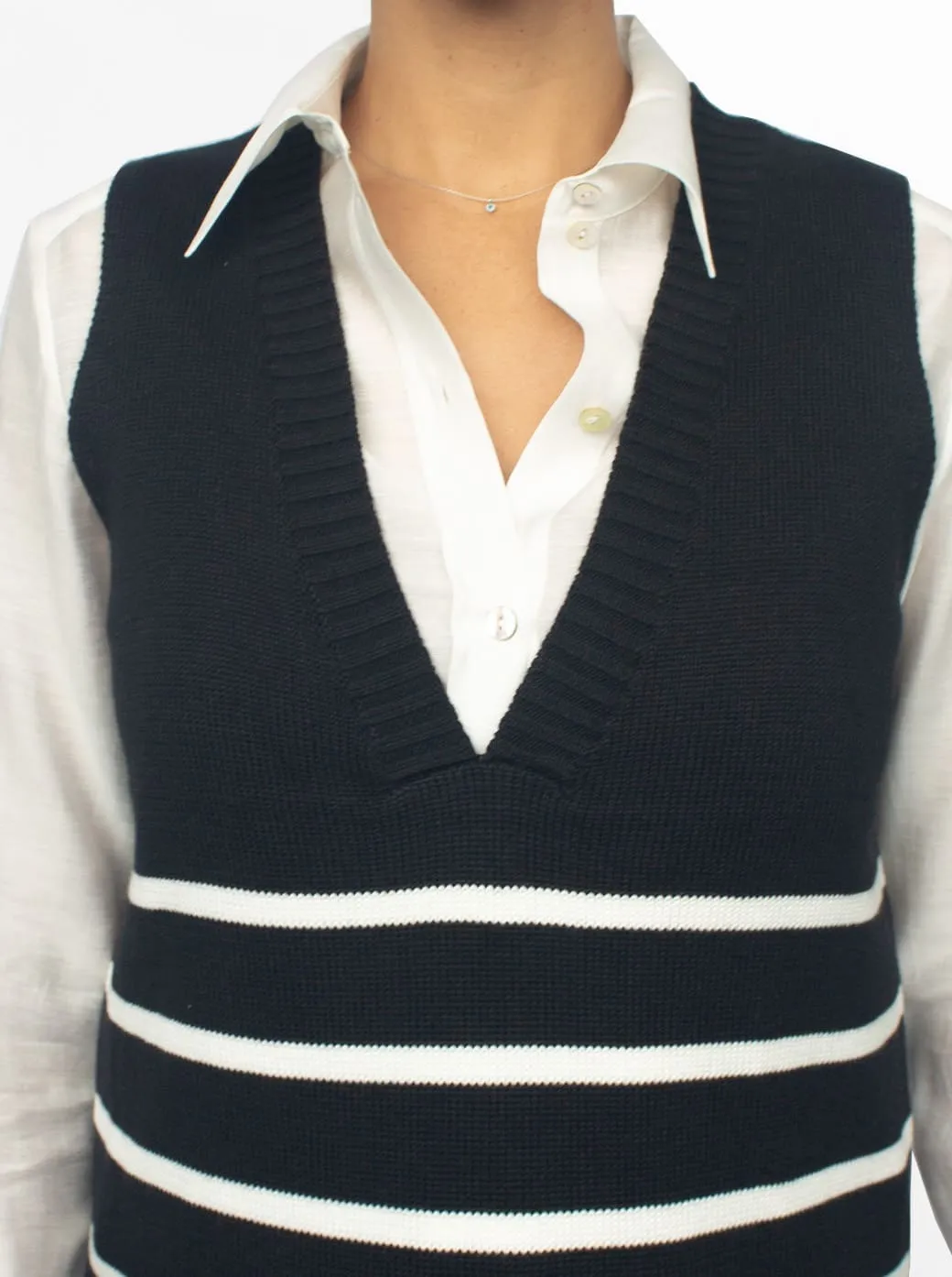 Chaleco negro con franjas Esenciales