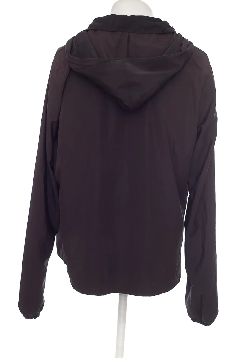 CHAQUETA COLOR NEGRO  CLOSEANDO