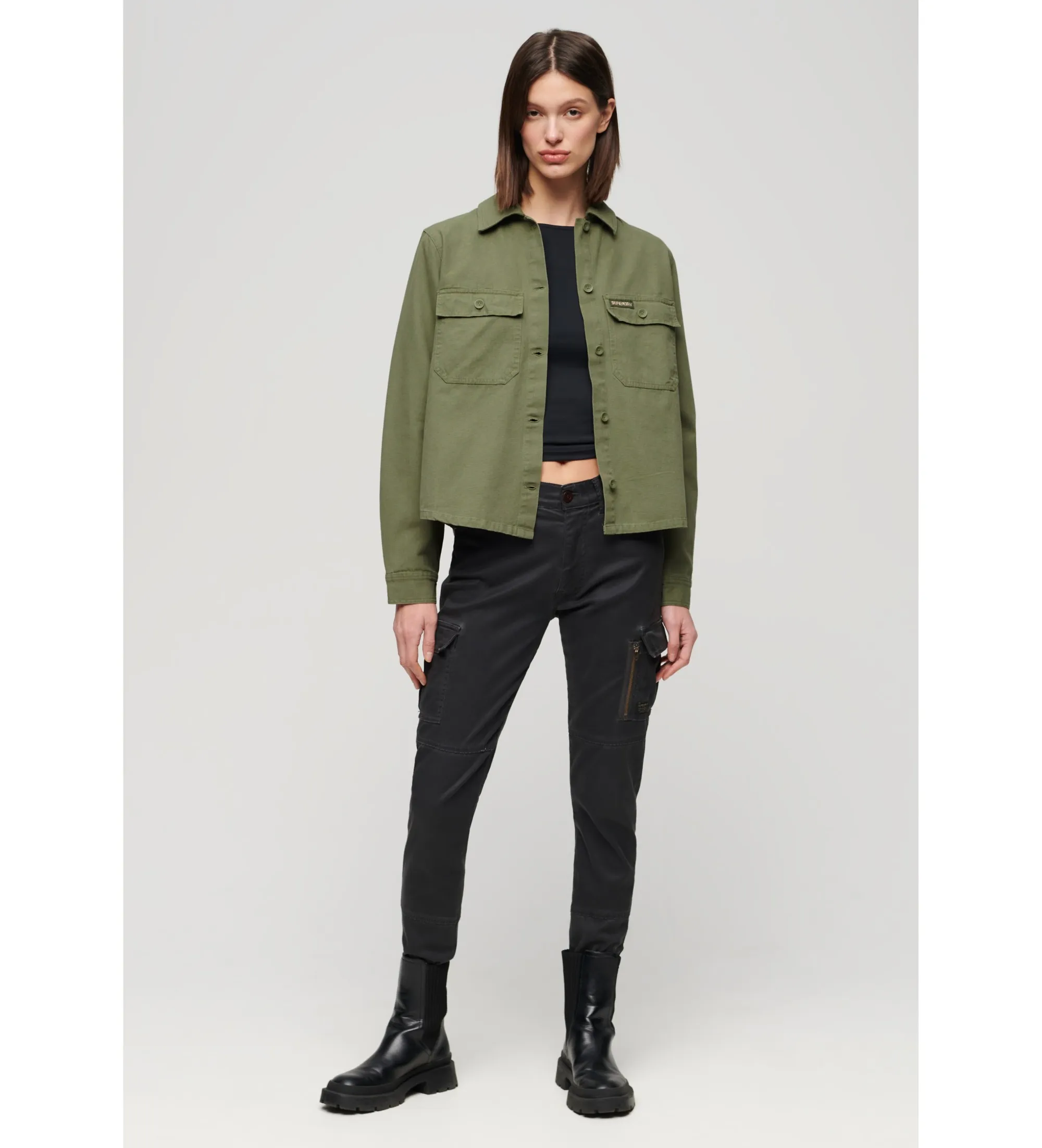 Chaqueta militar adornada verde