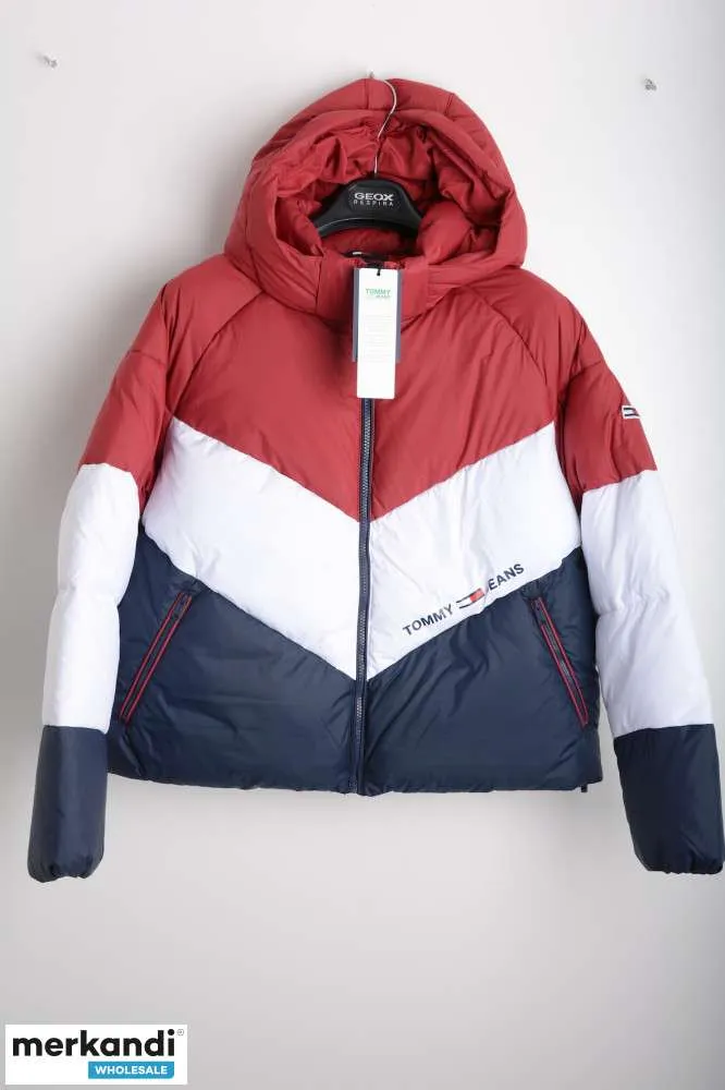 Chaquetas Tommy Hilfiger, vaqueros Karl Lagerfeld, Moschino, Rinascimento