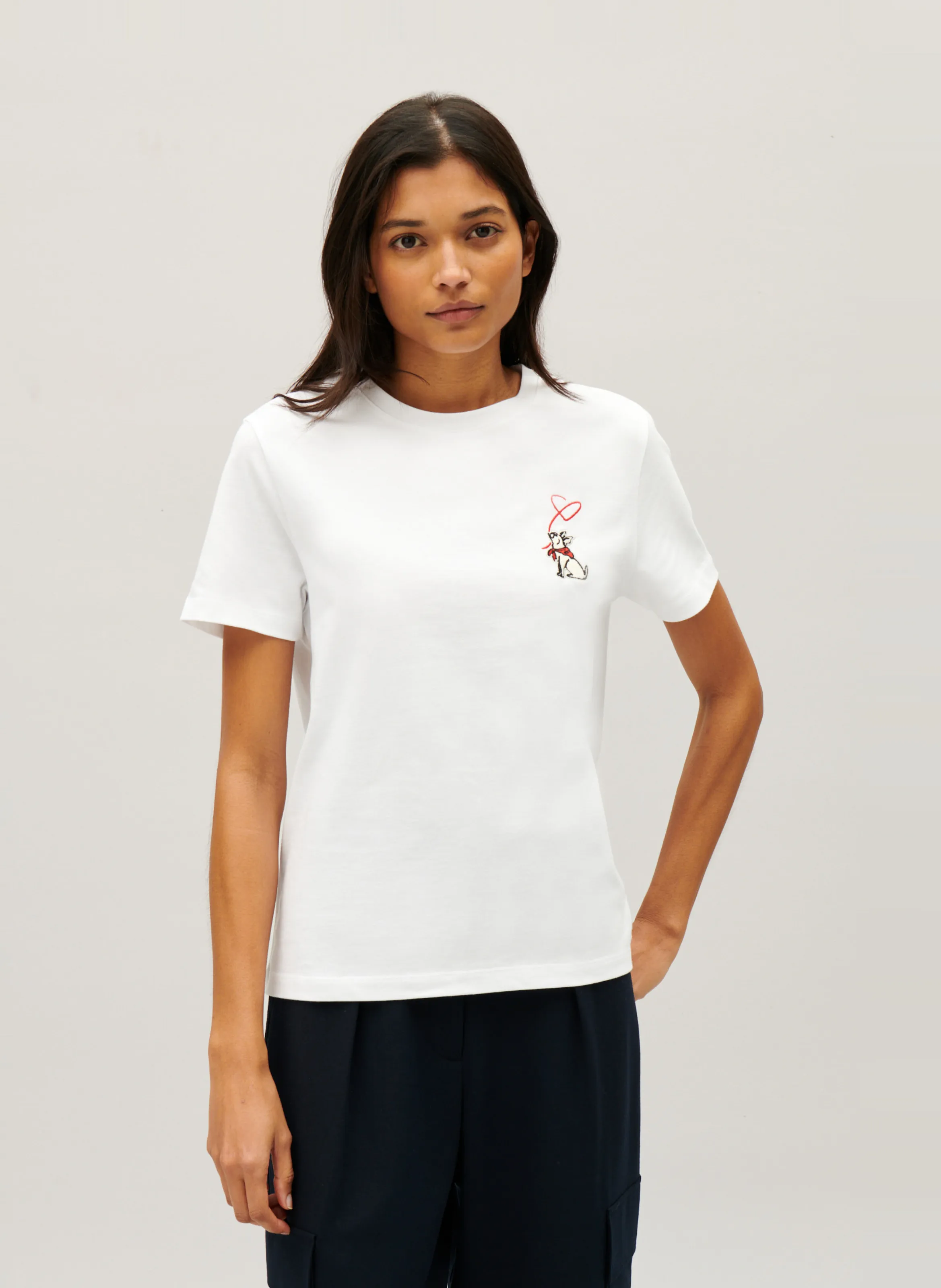 CLAUDIE PIERLOT Camiseta de algodón con cuello redondo y bordado en blanco