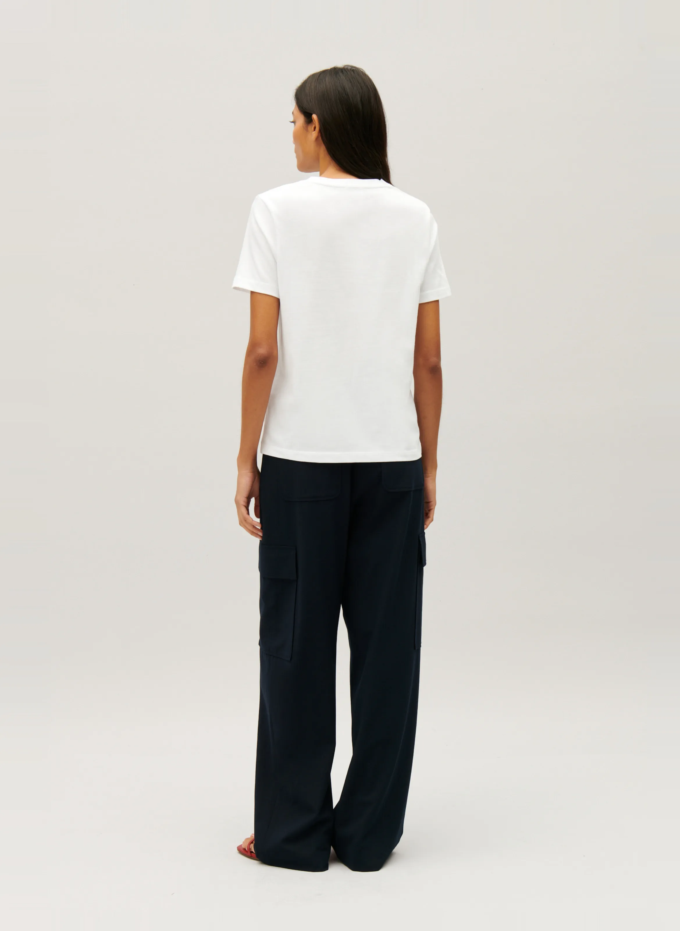 CLAUDIE PIERLOT Camiseta de algodón con cuello redondo y bordado en blanco
