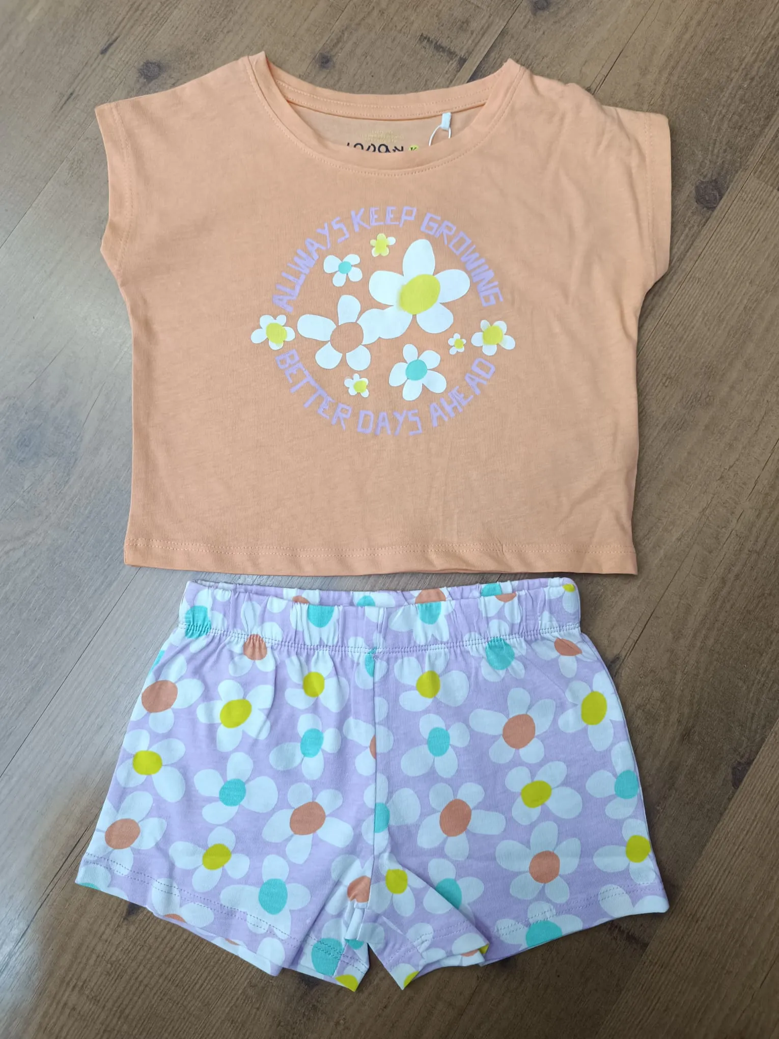 Conjunto Pantalon Corto+ Camiseta Flowers Niña Losan