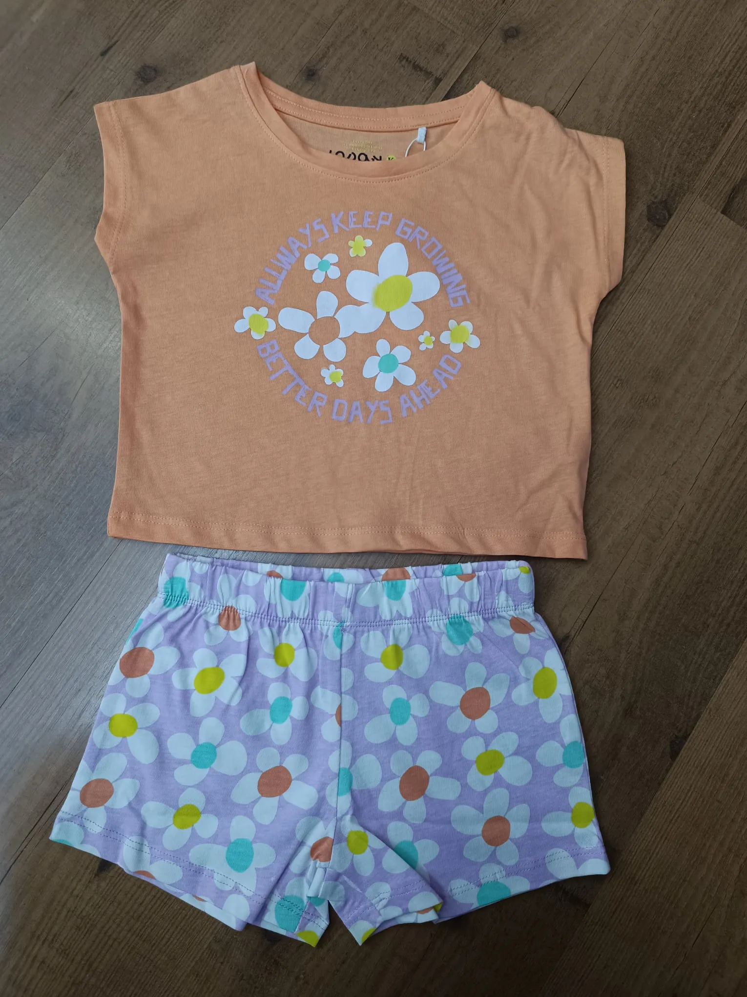 Conjunto Pantalon Corto+ Camiseta Flowers Niña Losan