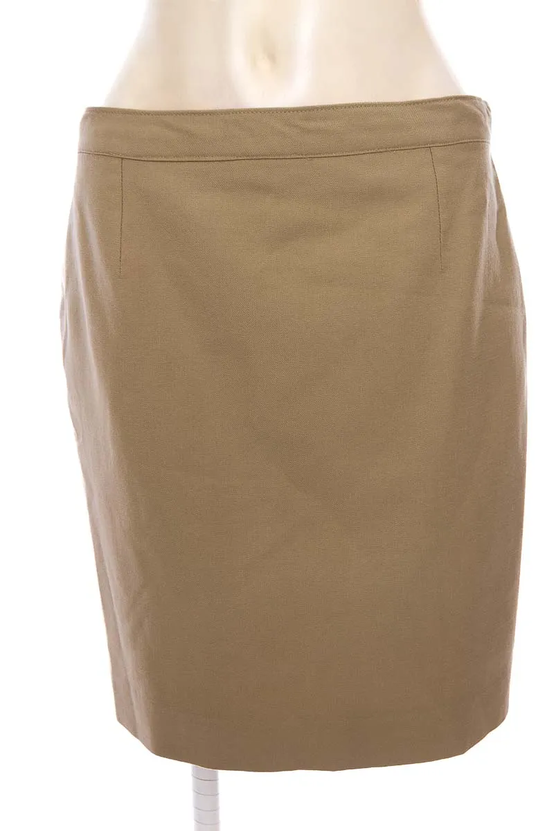 FALDA COLOR BEIGE  CLOSEANDO