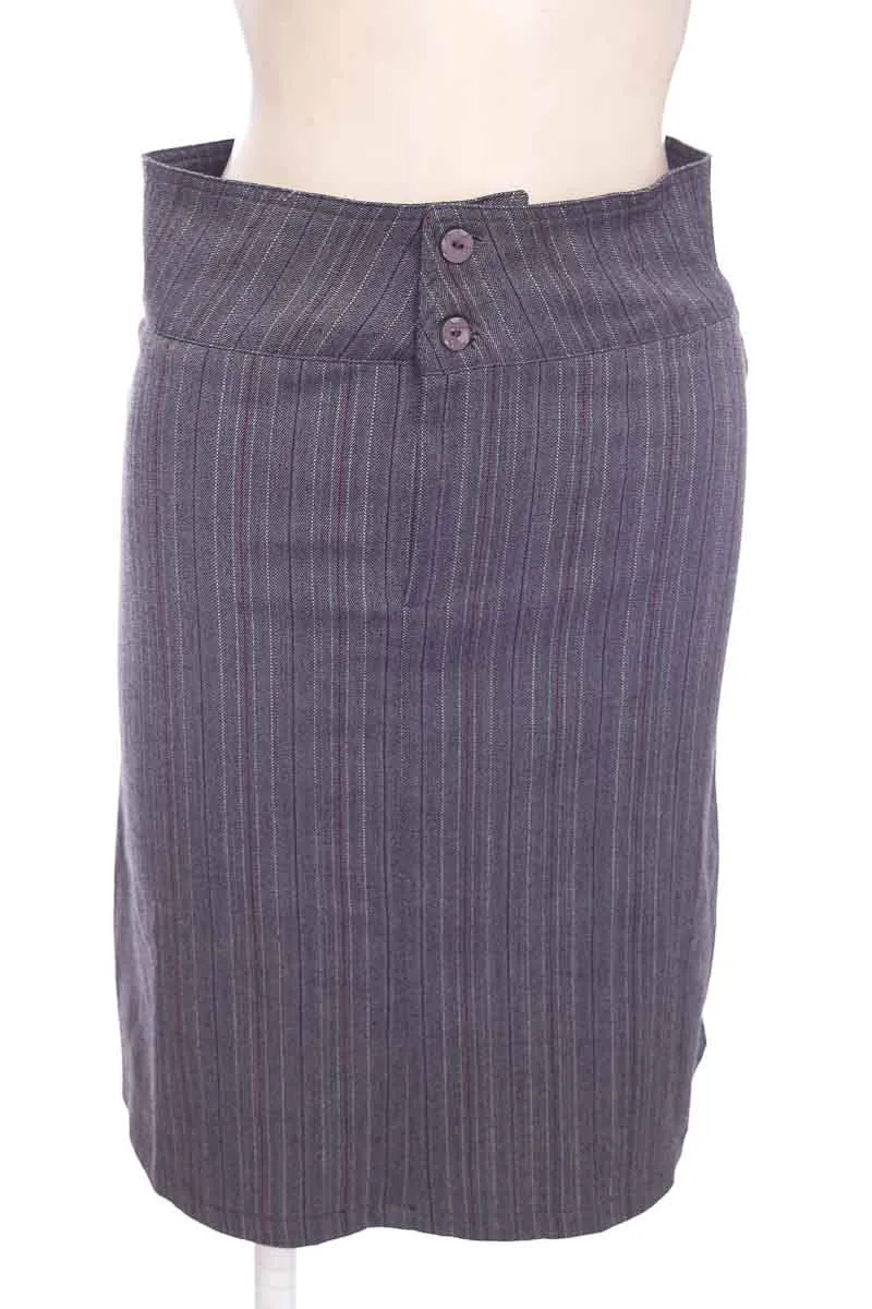 FALDA COLOR GRIS  DHIUSSF
