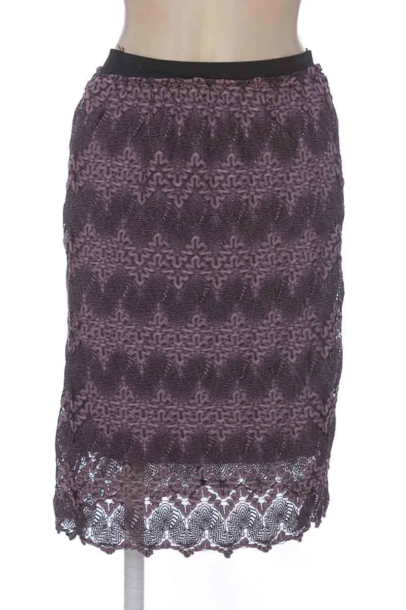 FALDA COLOR MORADO  CLOSEANDO