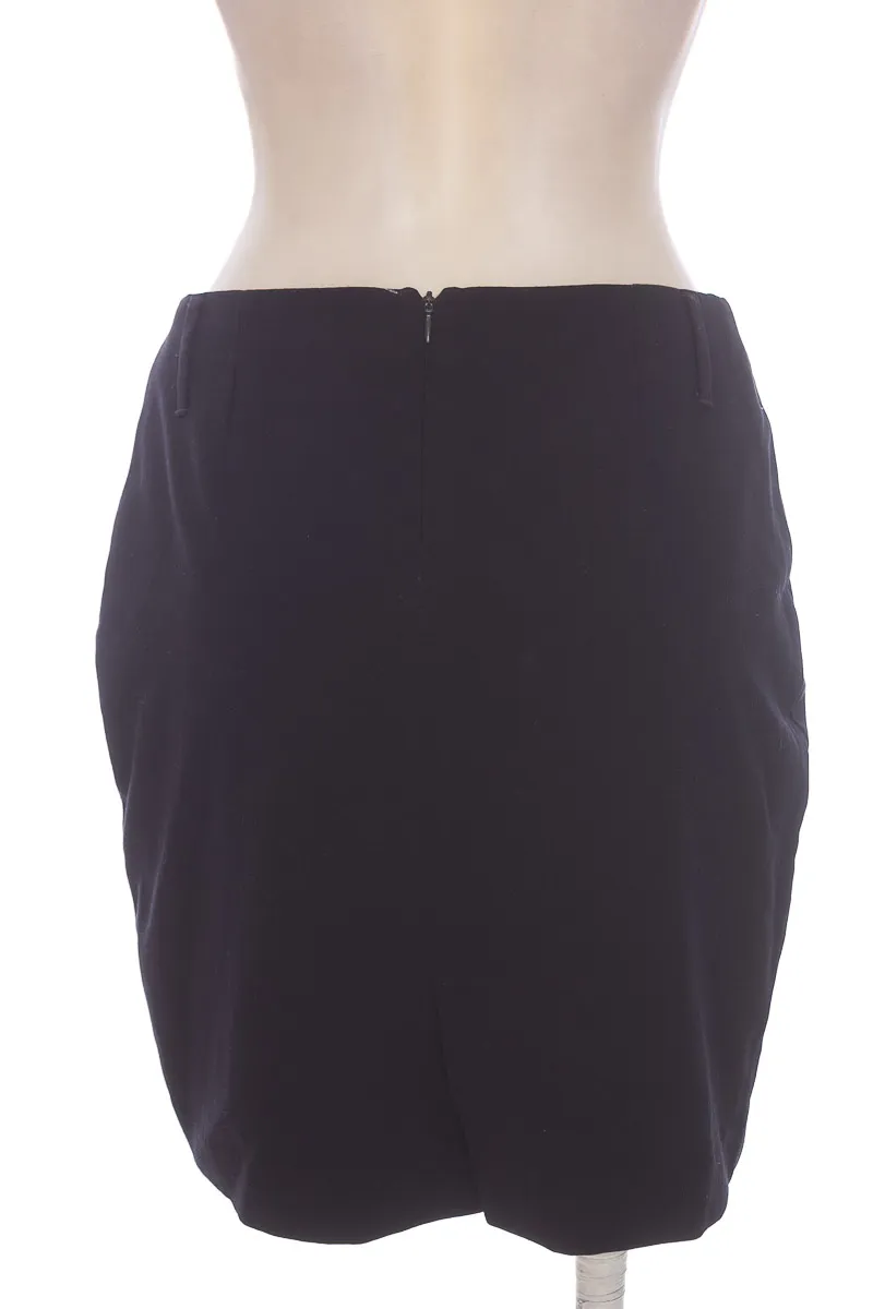 FALDA COLOR NEGRO  ARMI