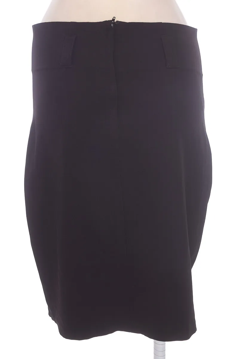FALDA COLOR NEGRO  DOMINIO