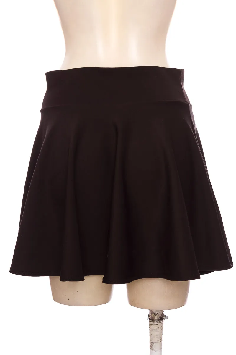 FALDA COLOR NEGRO  FADIRO