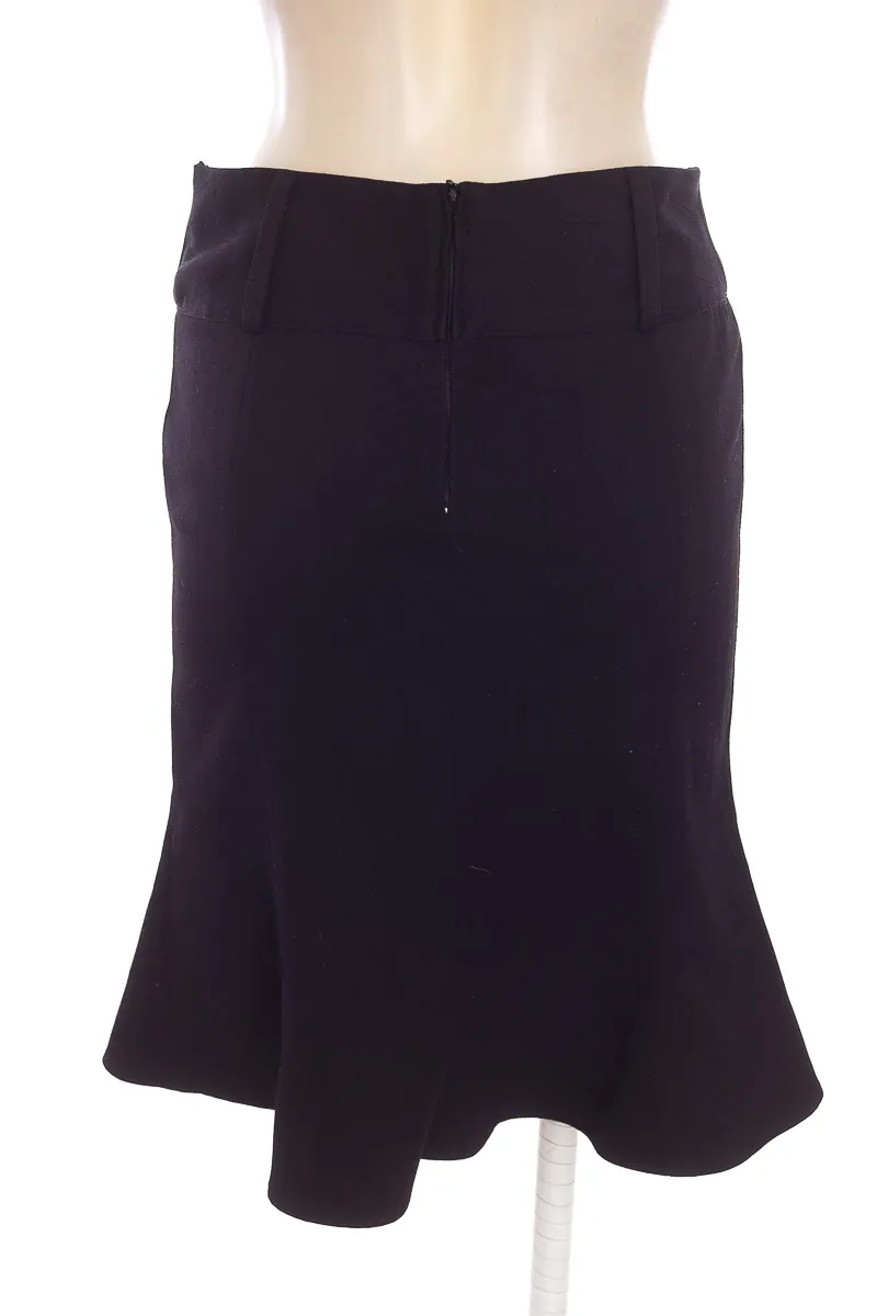 FALDA COLOR NEGRO  ORO