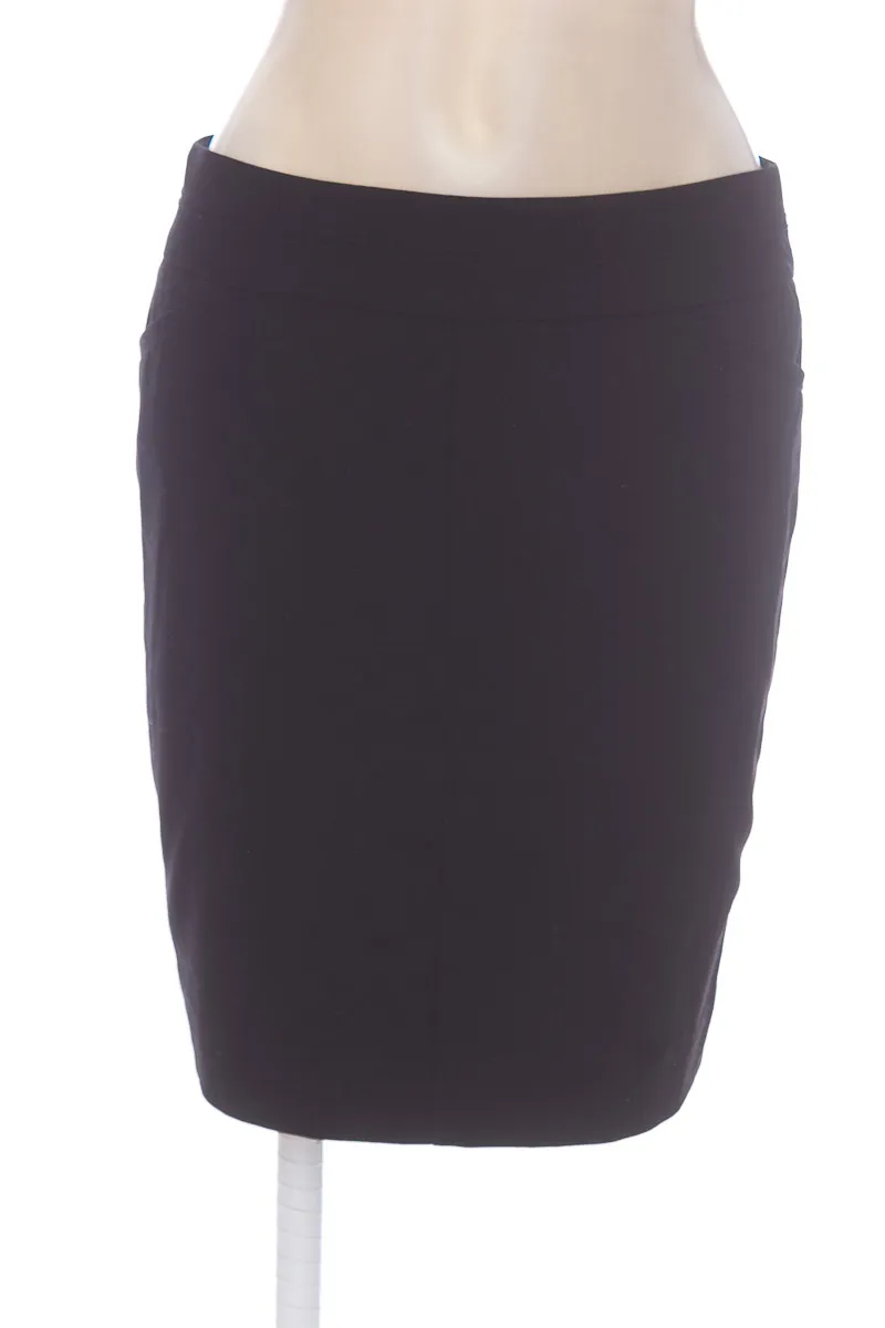 FALDA COLOR NEGRO  WORTHINGTON