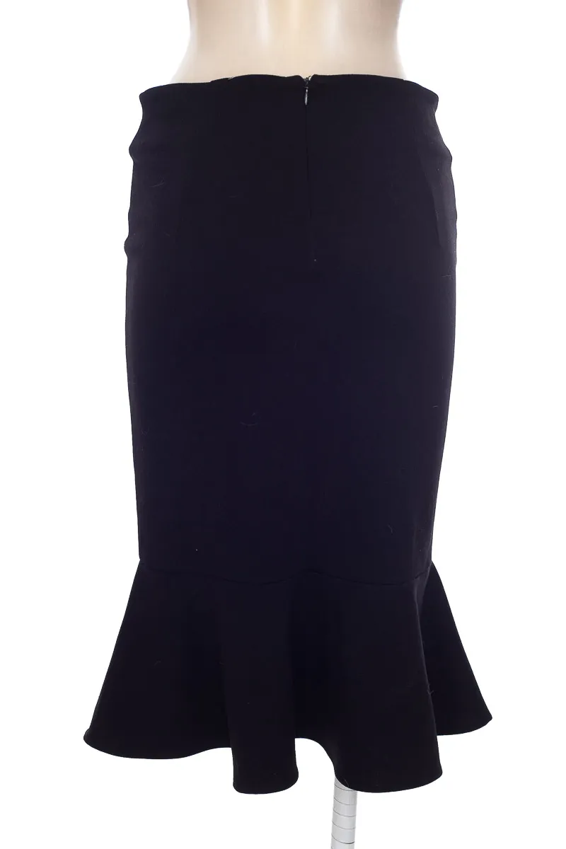 FALDA COLOR NEGRO  XUSS
