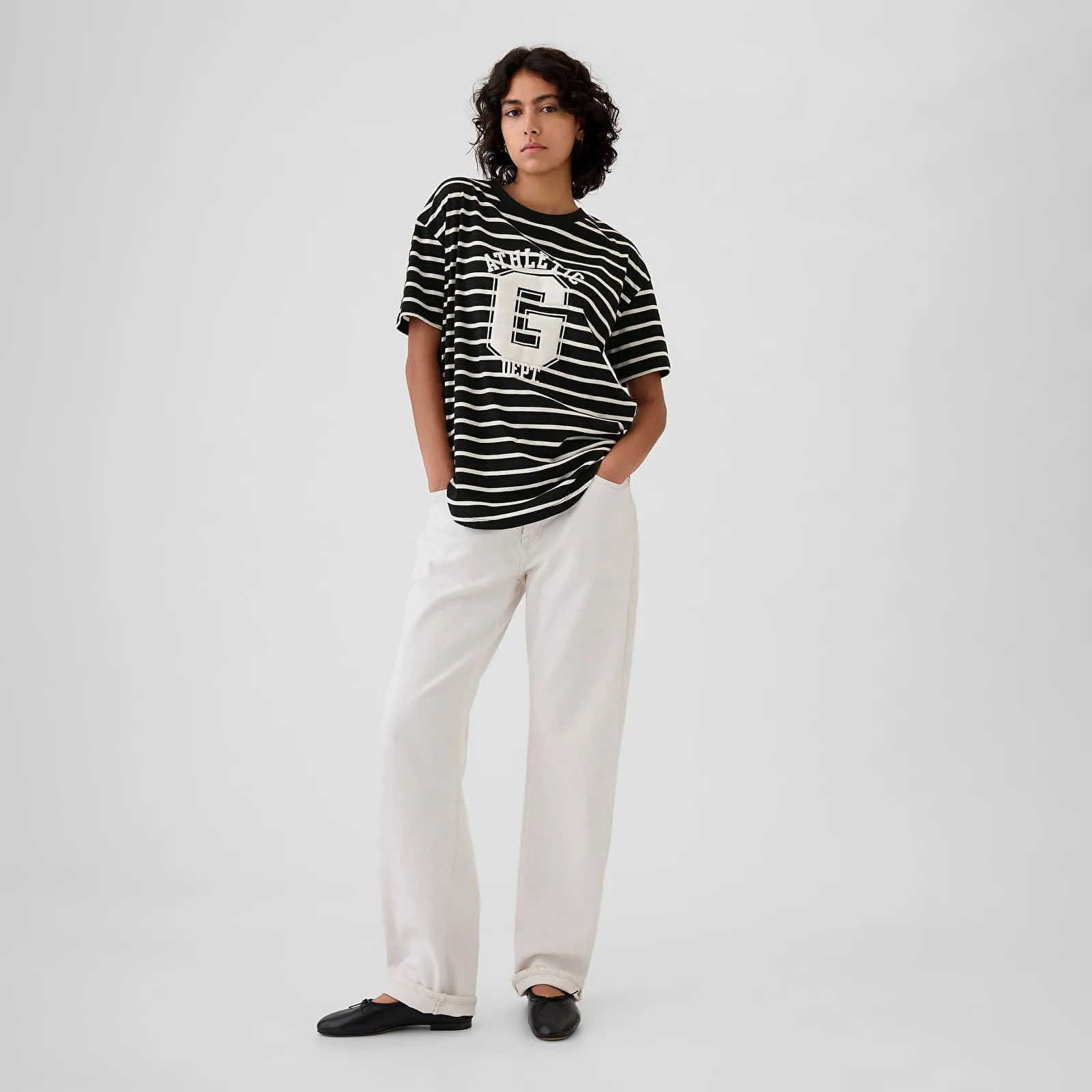 GAP TSHIRT SHORTSLEEVE LOGO TEE IVORY BLACK STRIPE M
