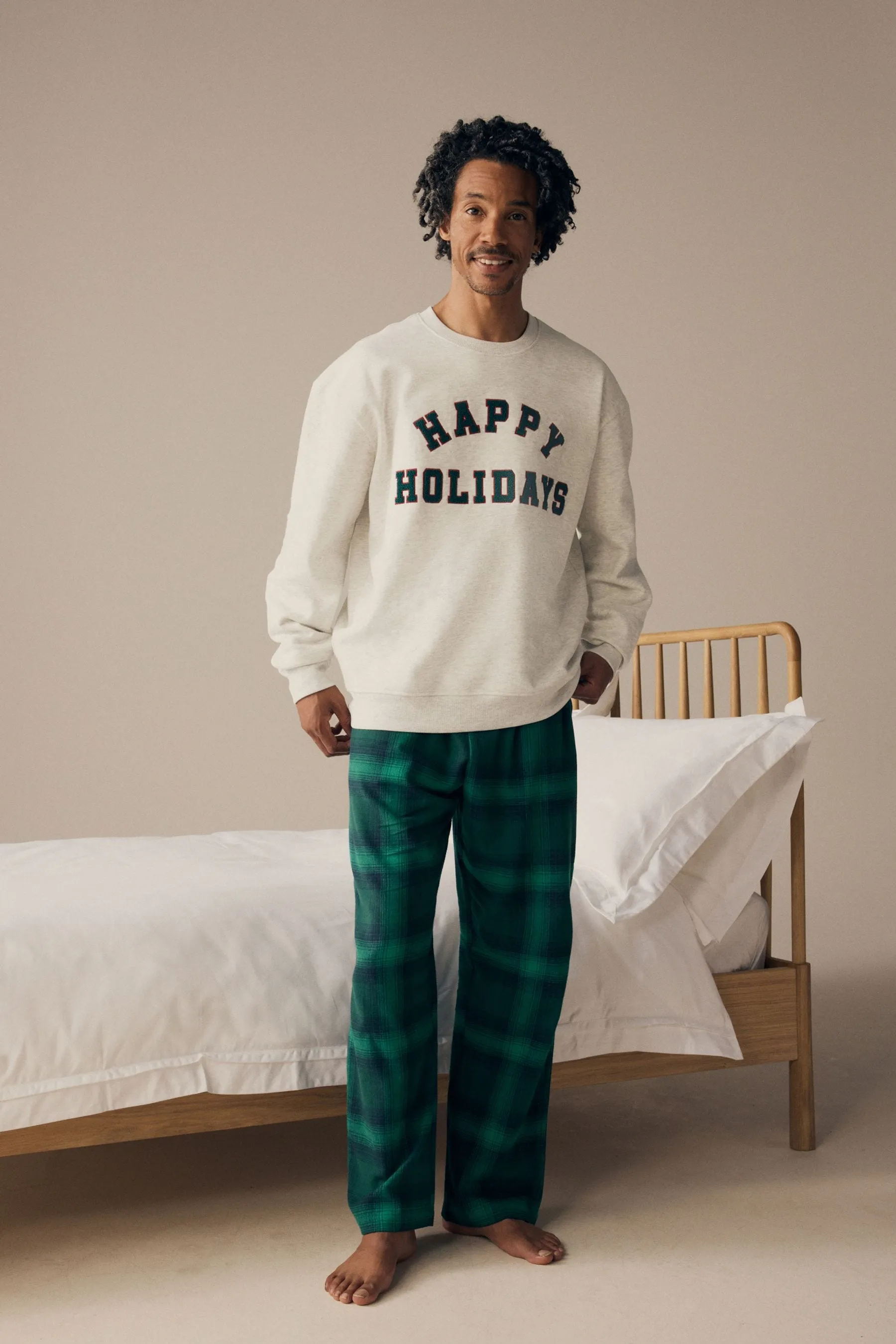 GRIS/VERDE  MATCHING FAMILY MENS CHRISTMAS HAPPY HOLIDAYS PYJAMAS