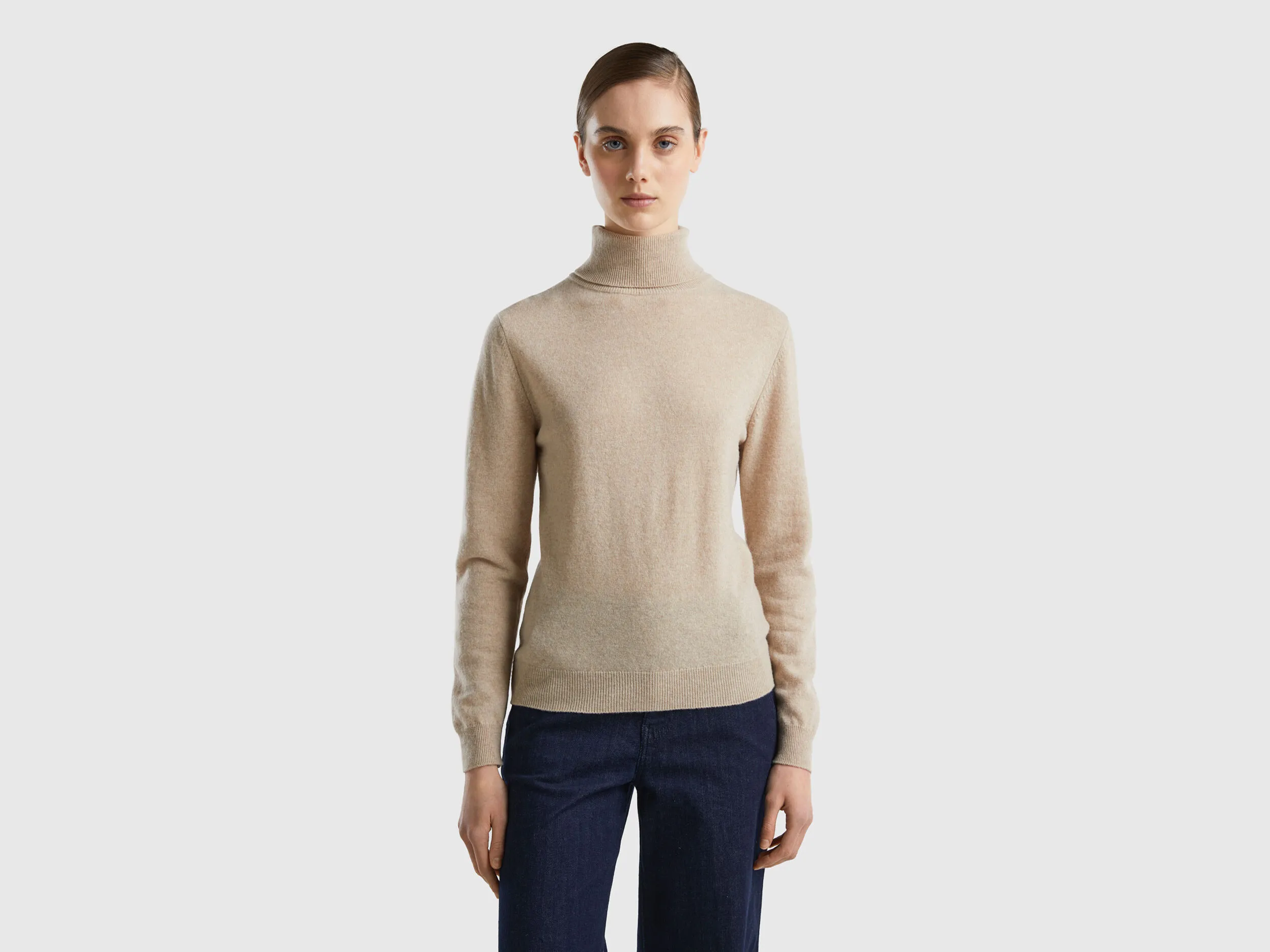 Jersey de cuello cisne beige de pura lana Merina