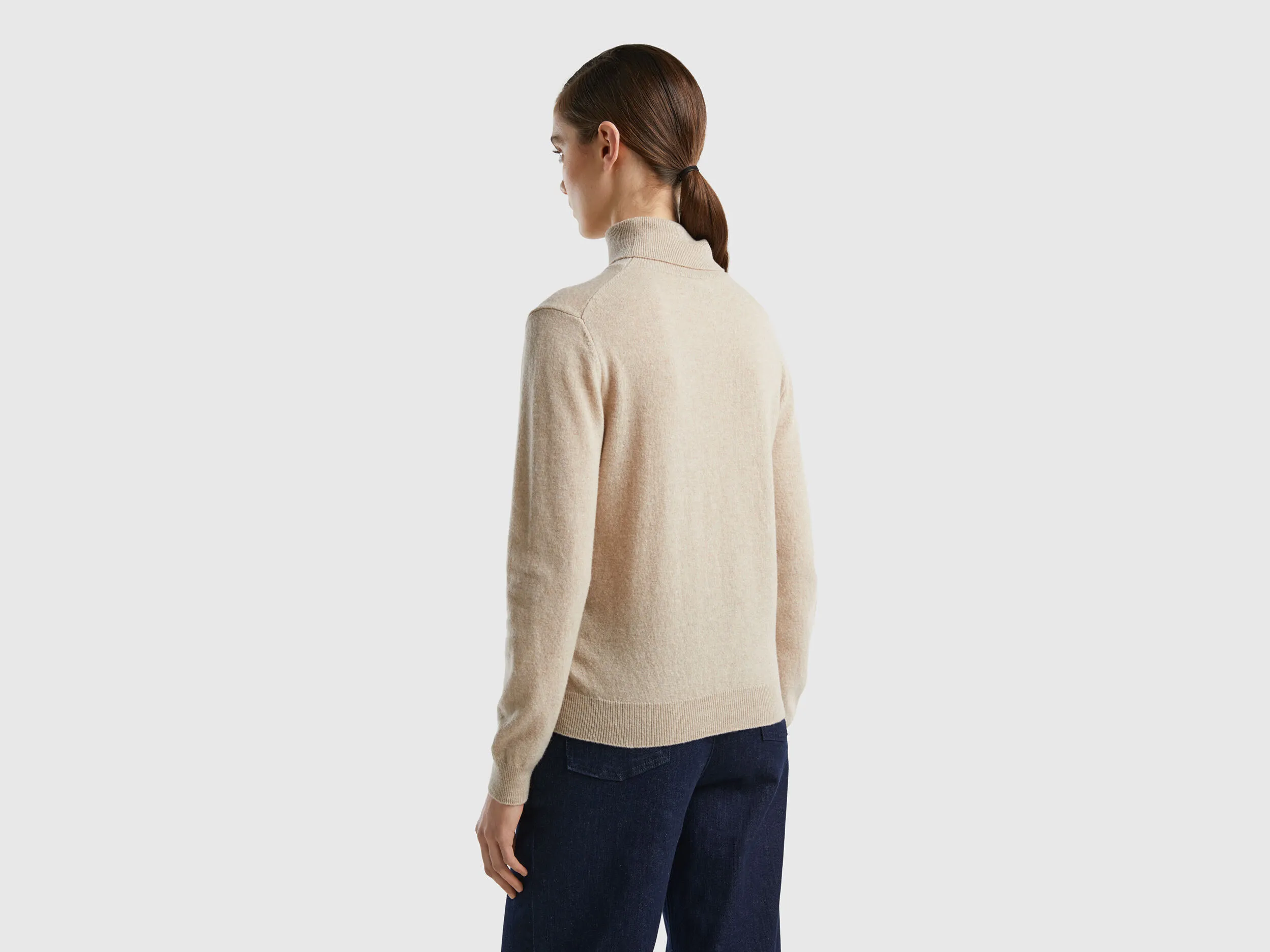 Jersey de cuello cisne beige de pura lana Merina