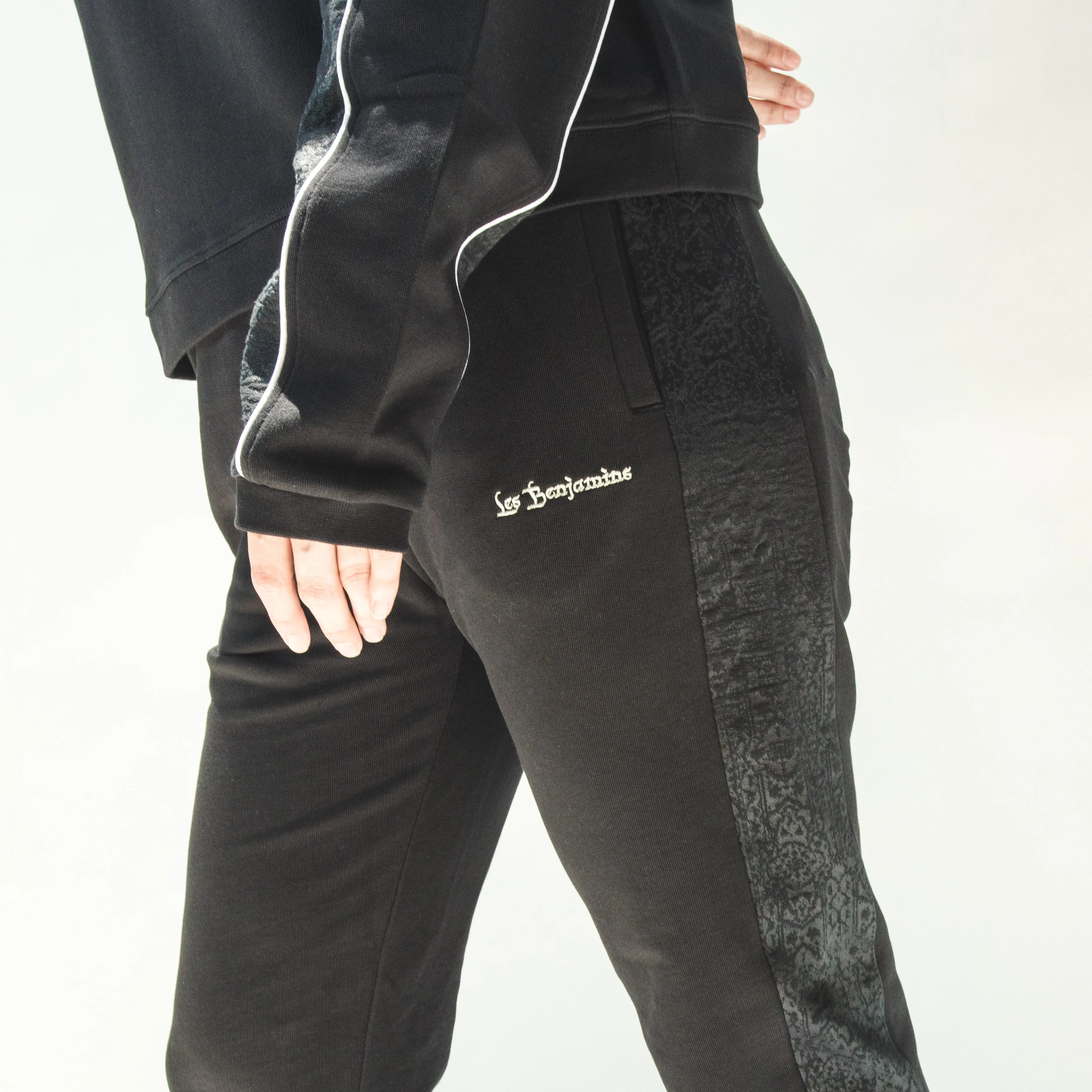 Les Benjamins Sweatpants 001 Black