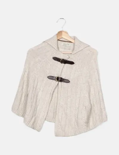 Massimo Dutti Poncho de punto beige con hebillas