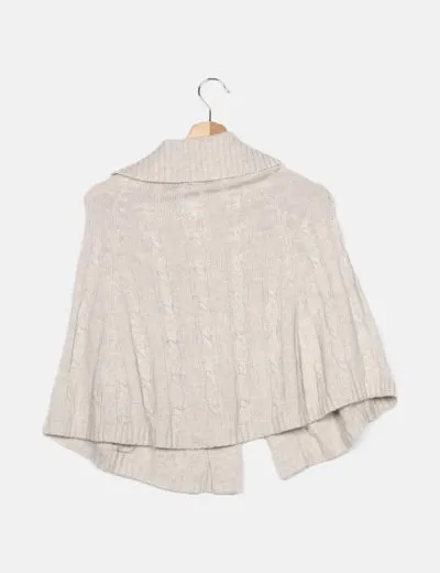 Massimo Dutti Poncho de punto beige con hebillas