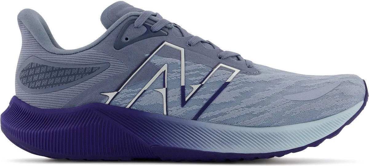New Balance FuelCell Propel v3