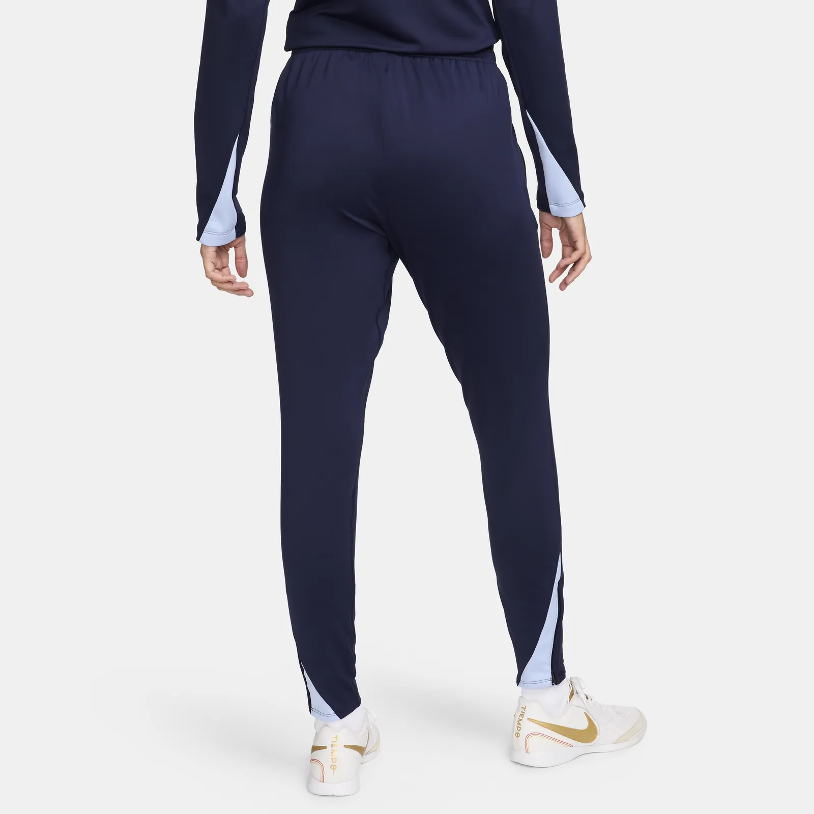 NIKE DRIFIT FFF STRIKE