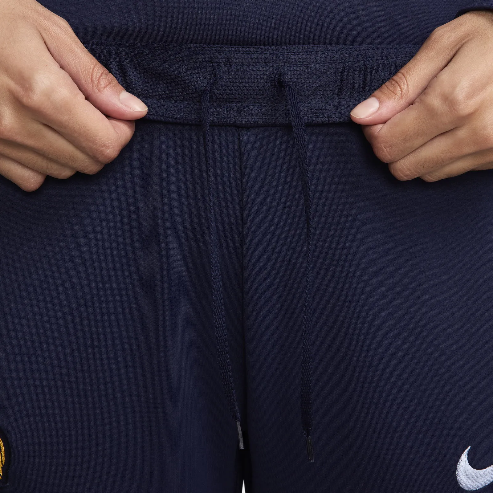 NIKE DRIFIT FFF STRIKE