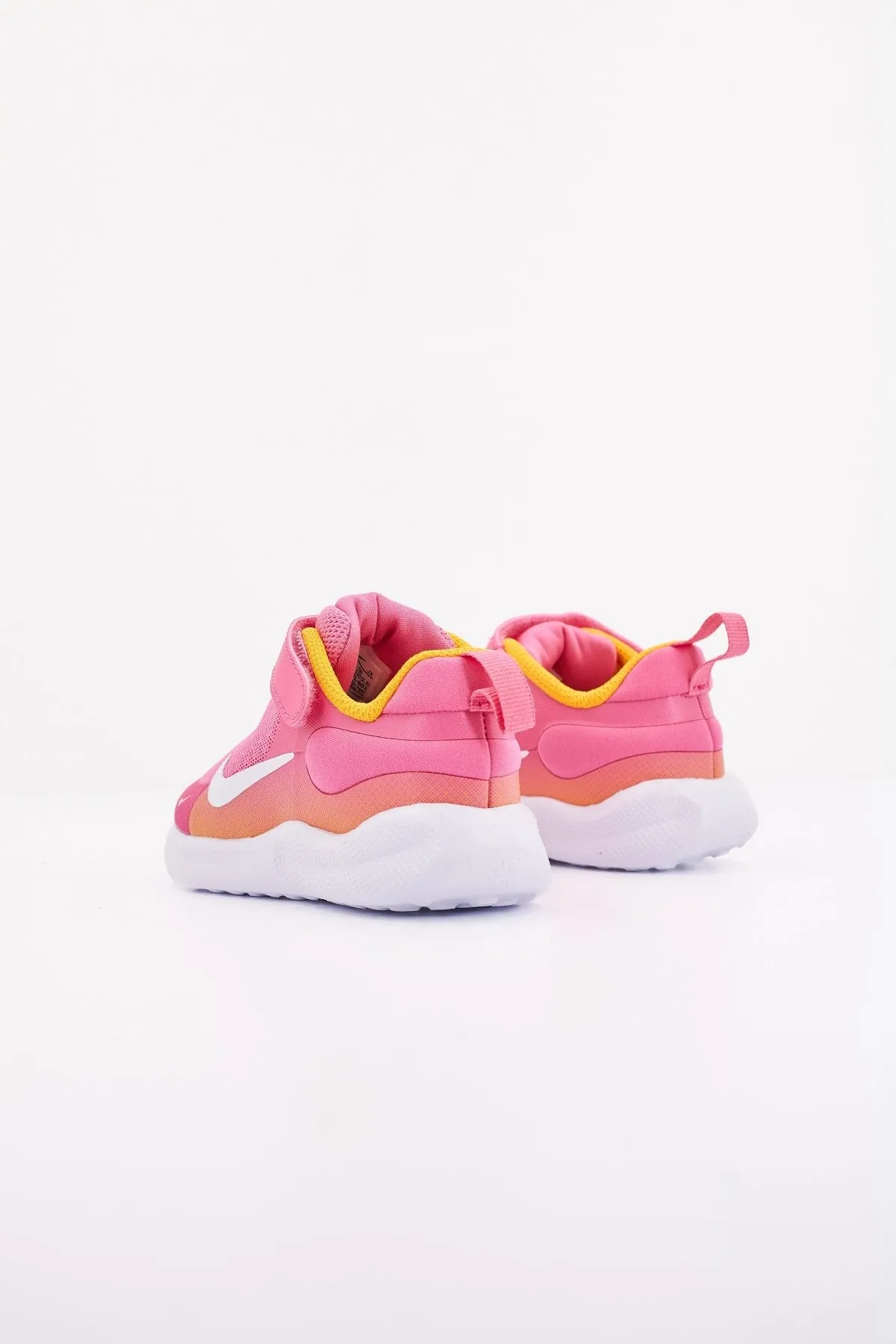 NIKE NIKE REVOLUTION 7