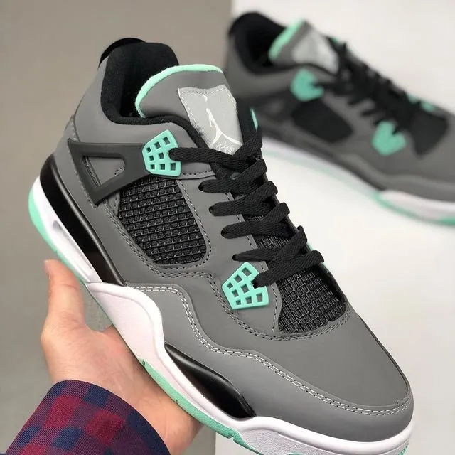 Nike Retro 4 «Pure Money» Gris y Celeste