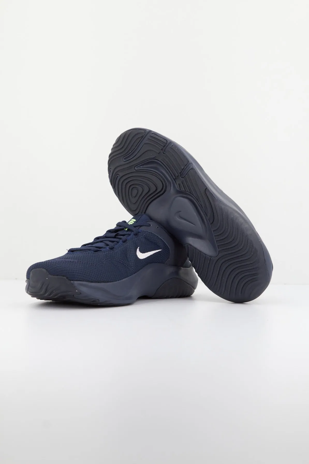 NIKE
