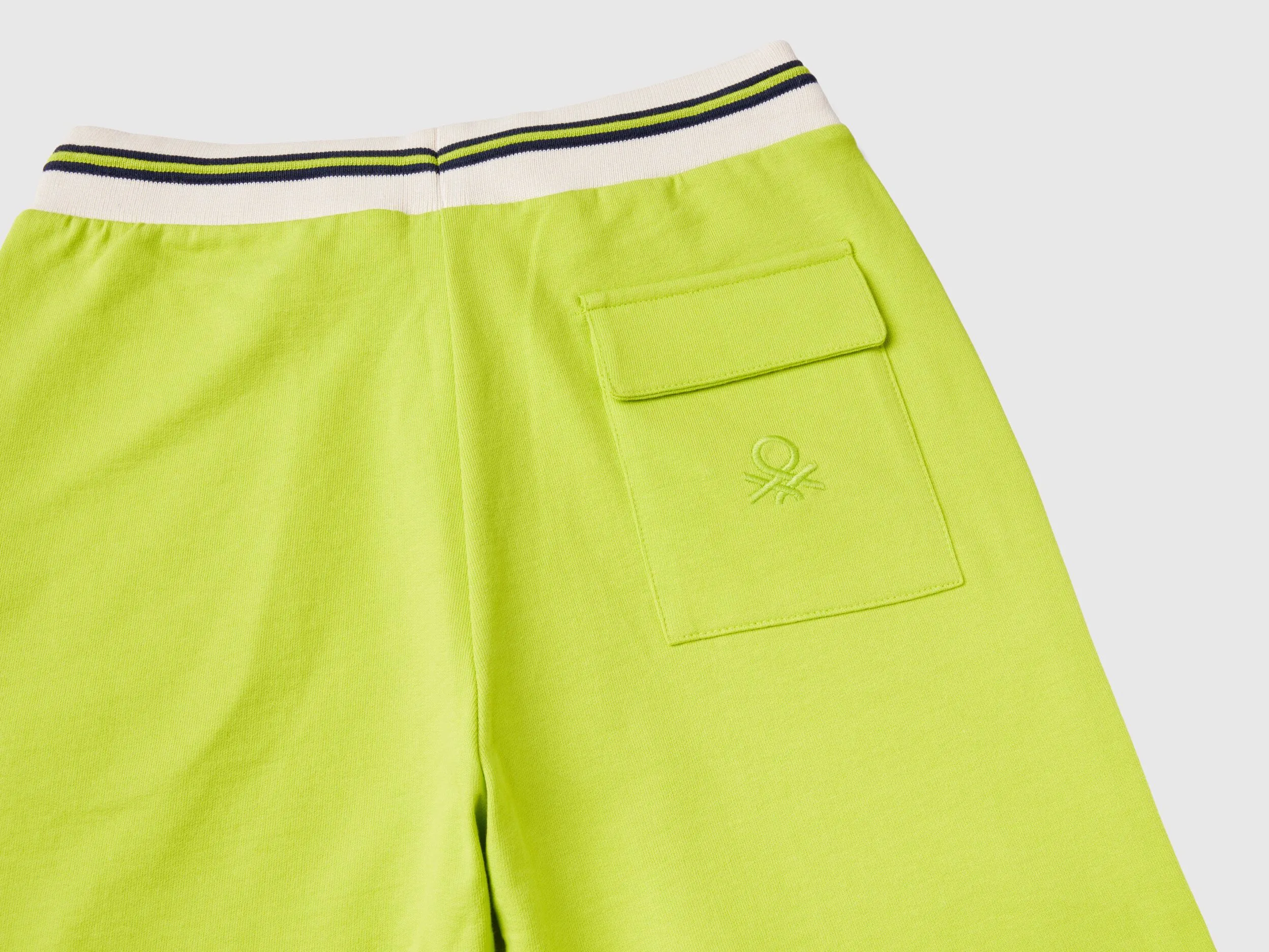 Pantalón corto de felpa ligera