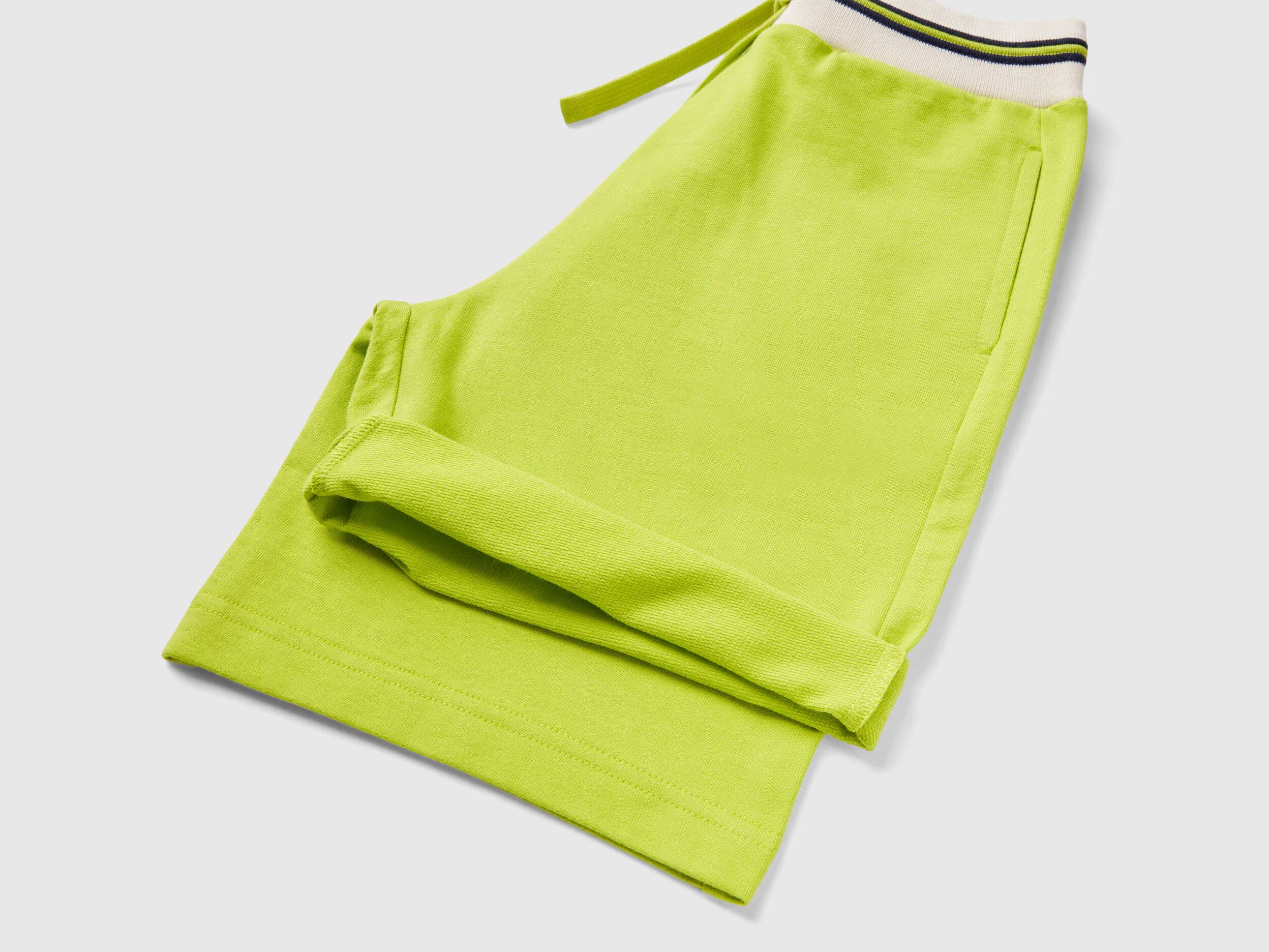 Pantalón corto de felpa ligera