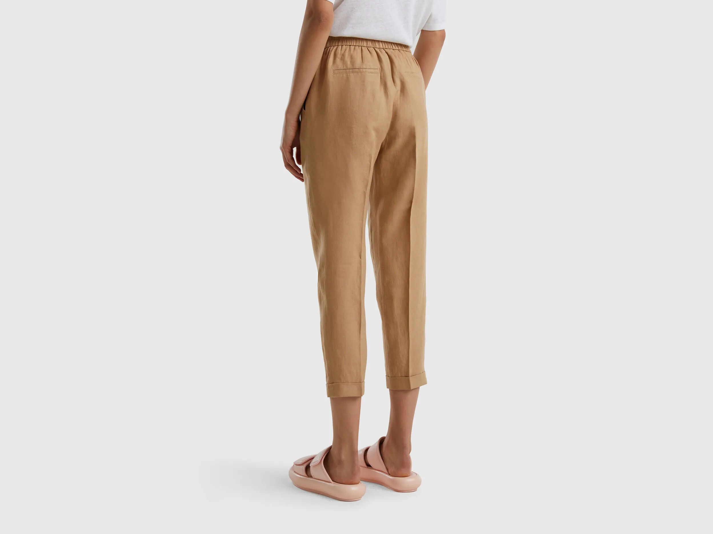 Pantalón cropped de 100% lino