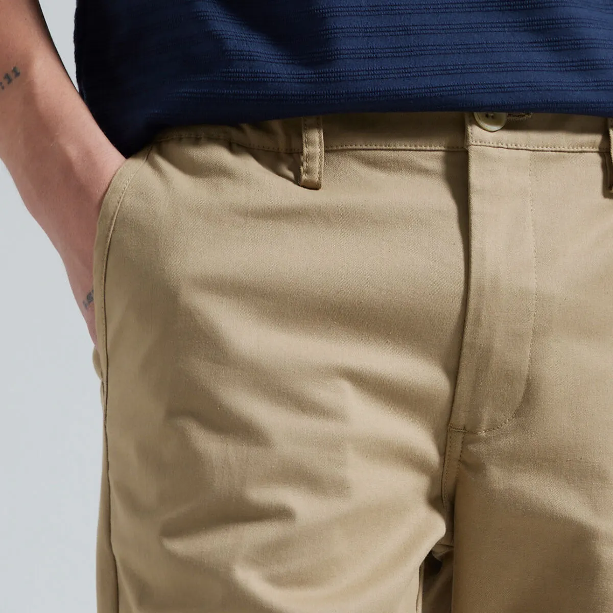 Pantalón Tipo Chino Con Bolsillos