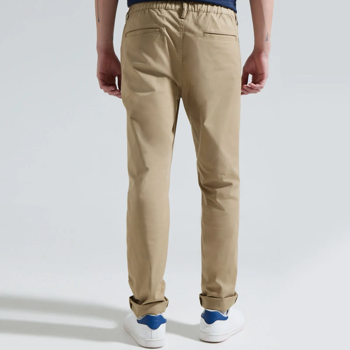 Pantalón Tipo Chino Con Bolsillos