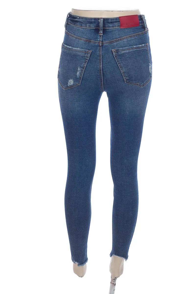 PANTALóN COLOR AZUL  STRADIVARIUS