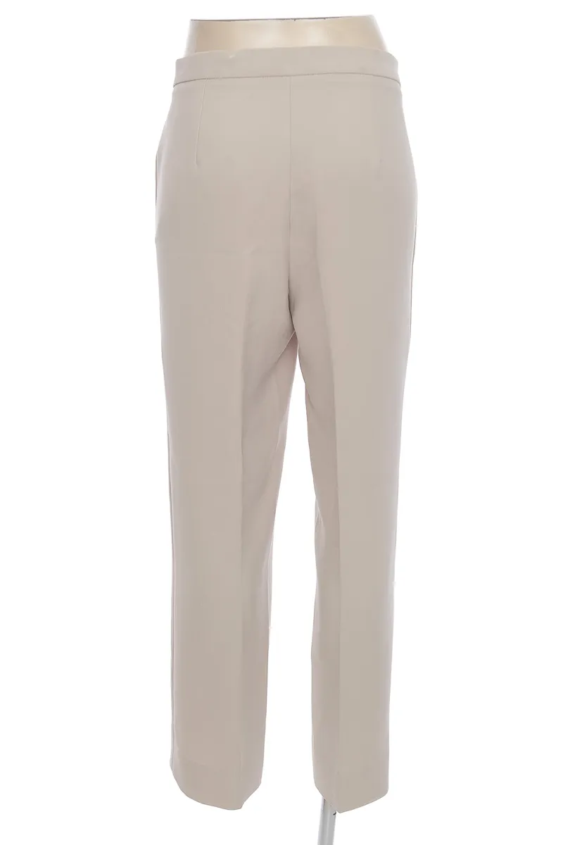 PANTALóN COLOR BEIGE  CLOSEANDO
