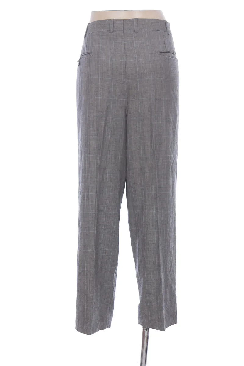PANTALóN COLOR GRIS  CLOSEANDO