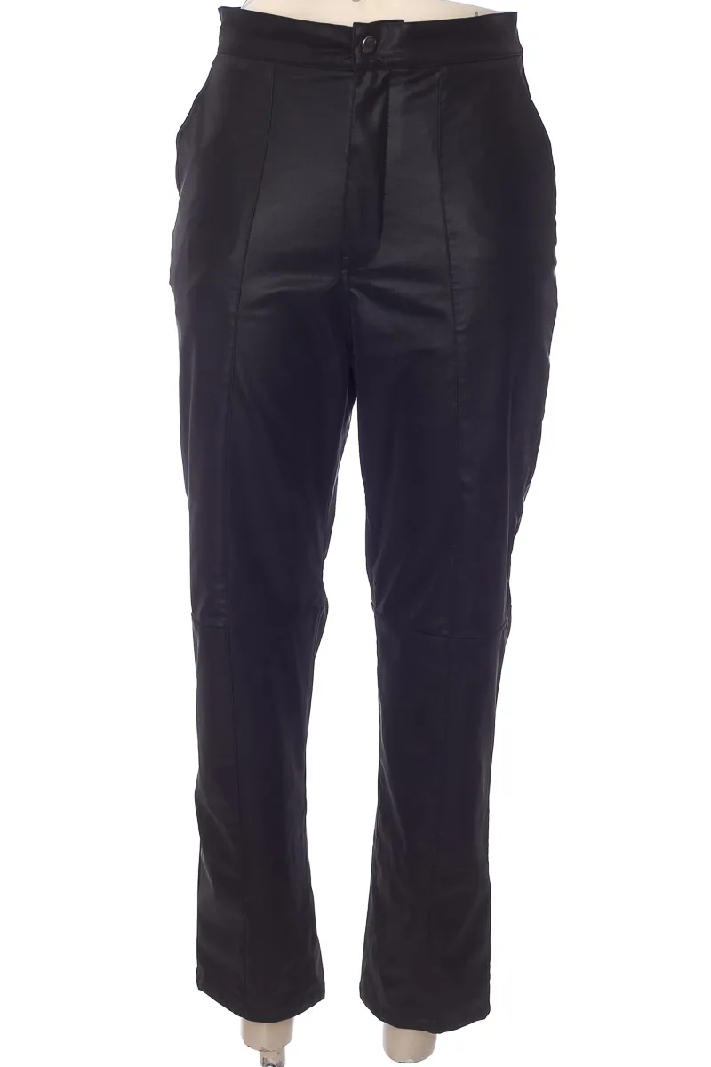 PANTALóN COLOR NEGRO  AGUADULCE