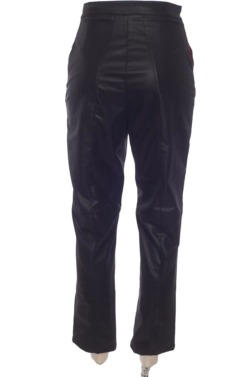 PANTALóN COLOR NEGRO  AGUADULCE