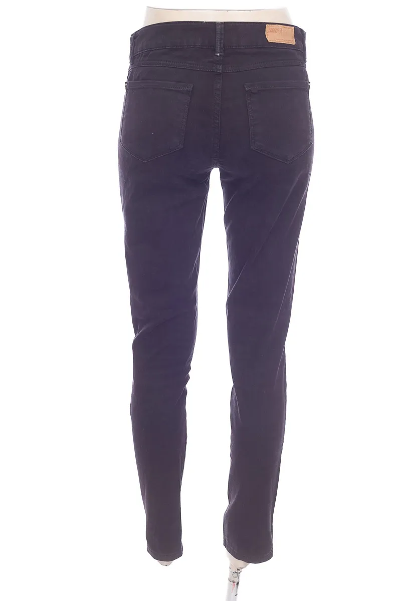 PANTALóN COLOR NEGRO  PRONTO