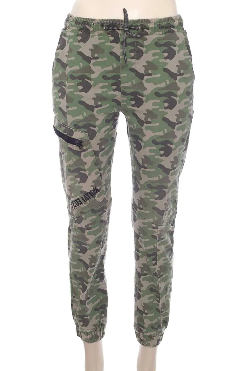 PANTALóN COLOR VERDE  FEDERATION