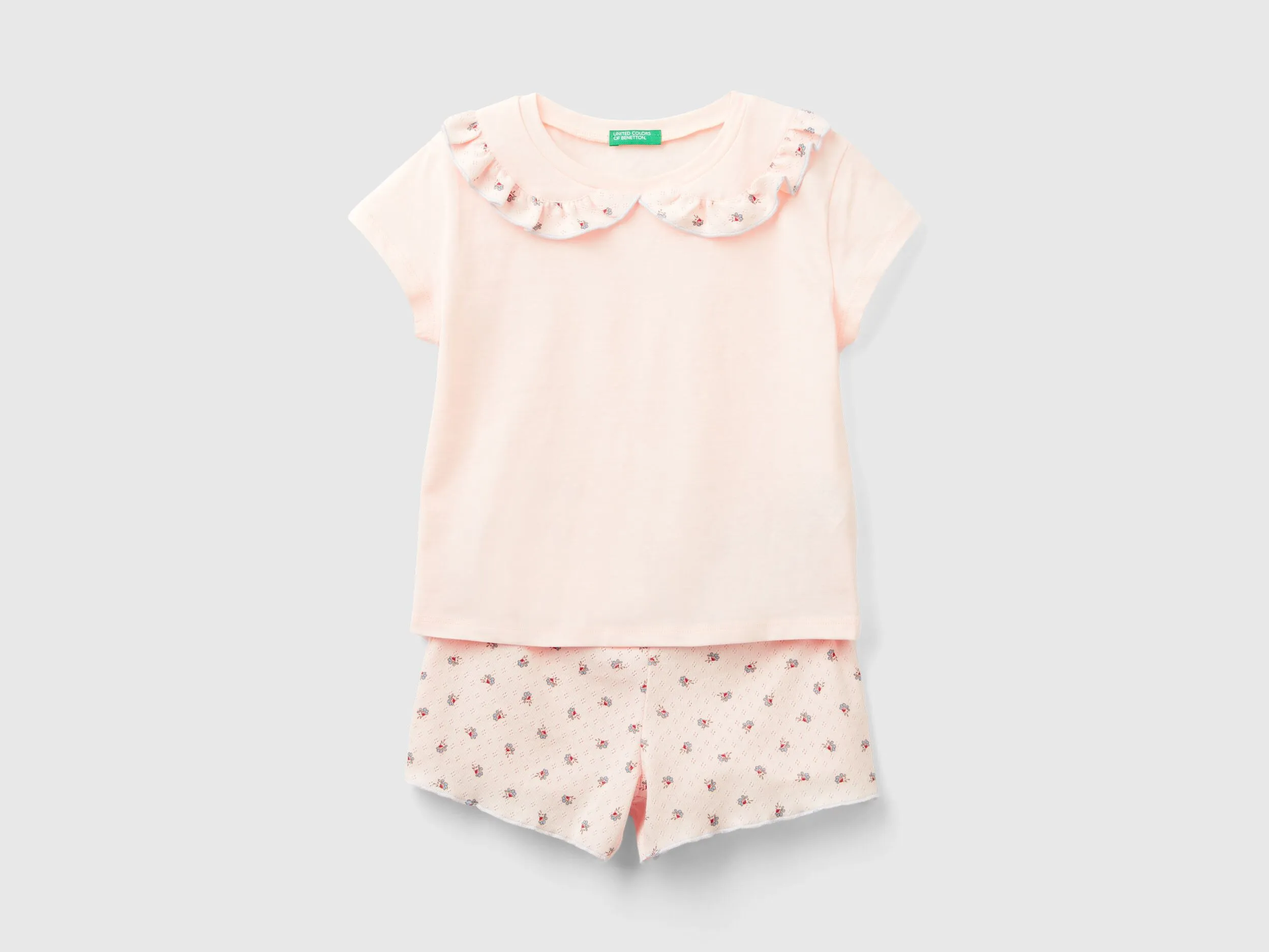 Pijama corto con cuello